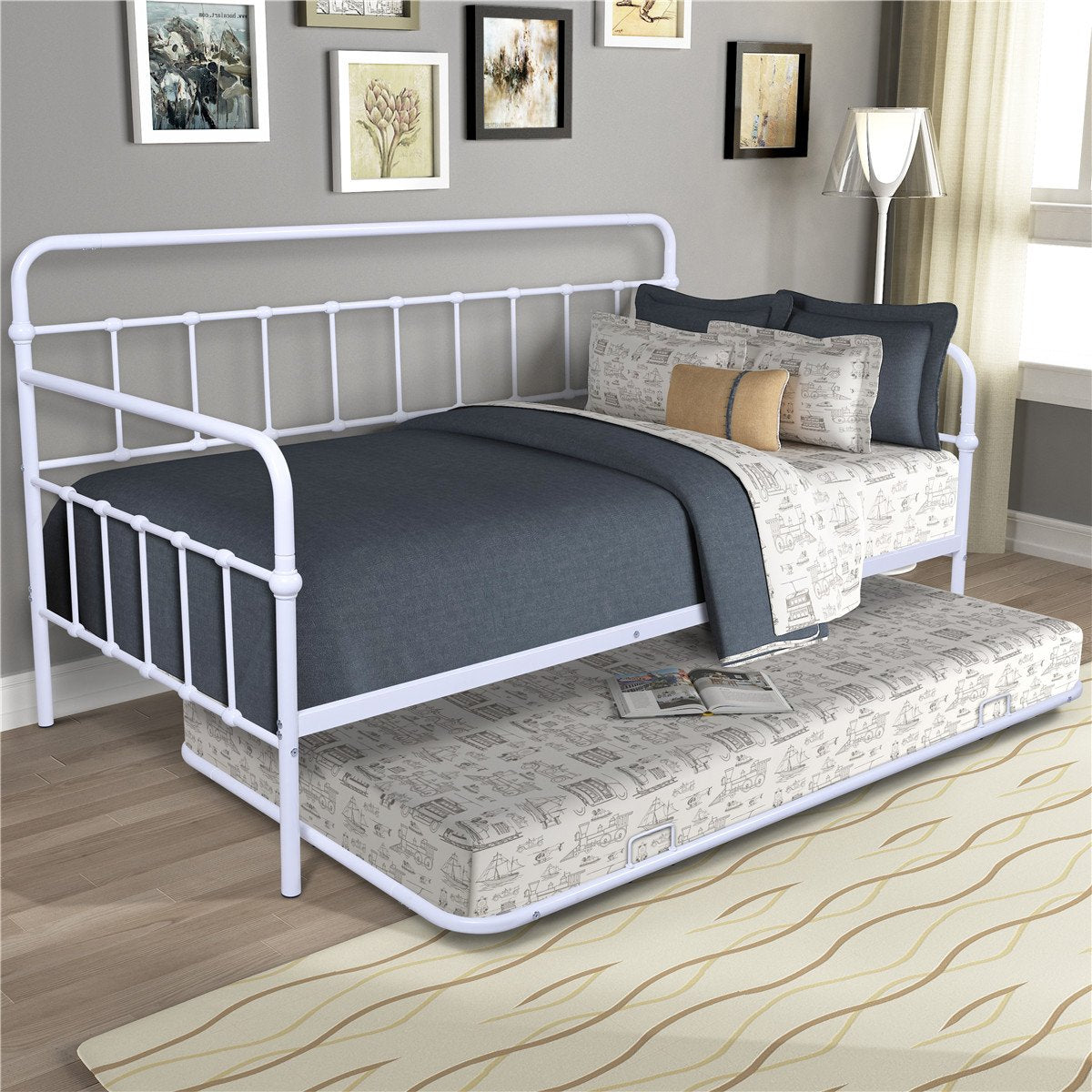 Metal Frame Daybed with Trundle